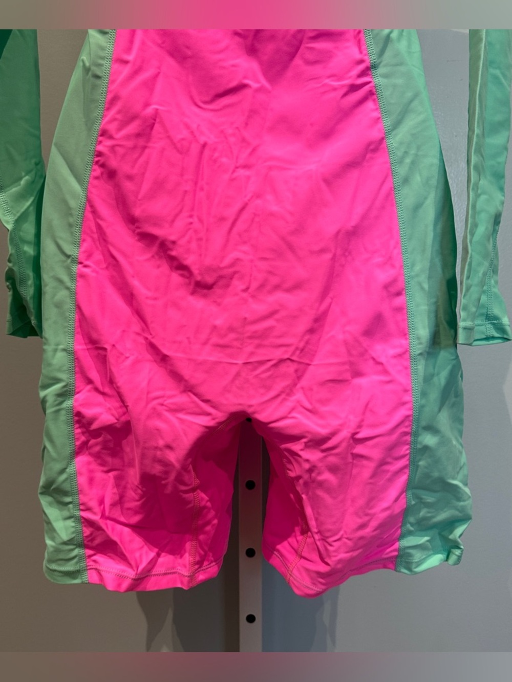Century Star Long Sleeve Colorblock Rash Guard XLarge NWOT Pink Mint - Picture 8 of 13